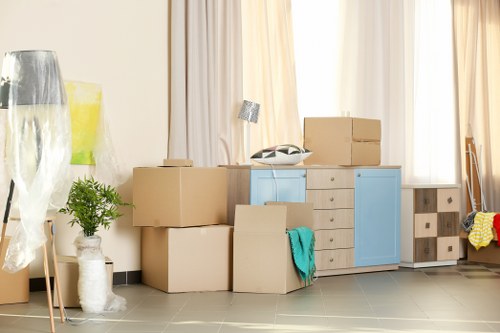 Local house removalists preparing a Creekmouth home move