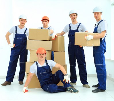Moving van service for residential and commercial moves in Creekmouth